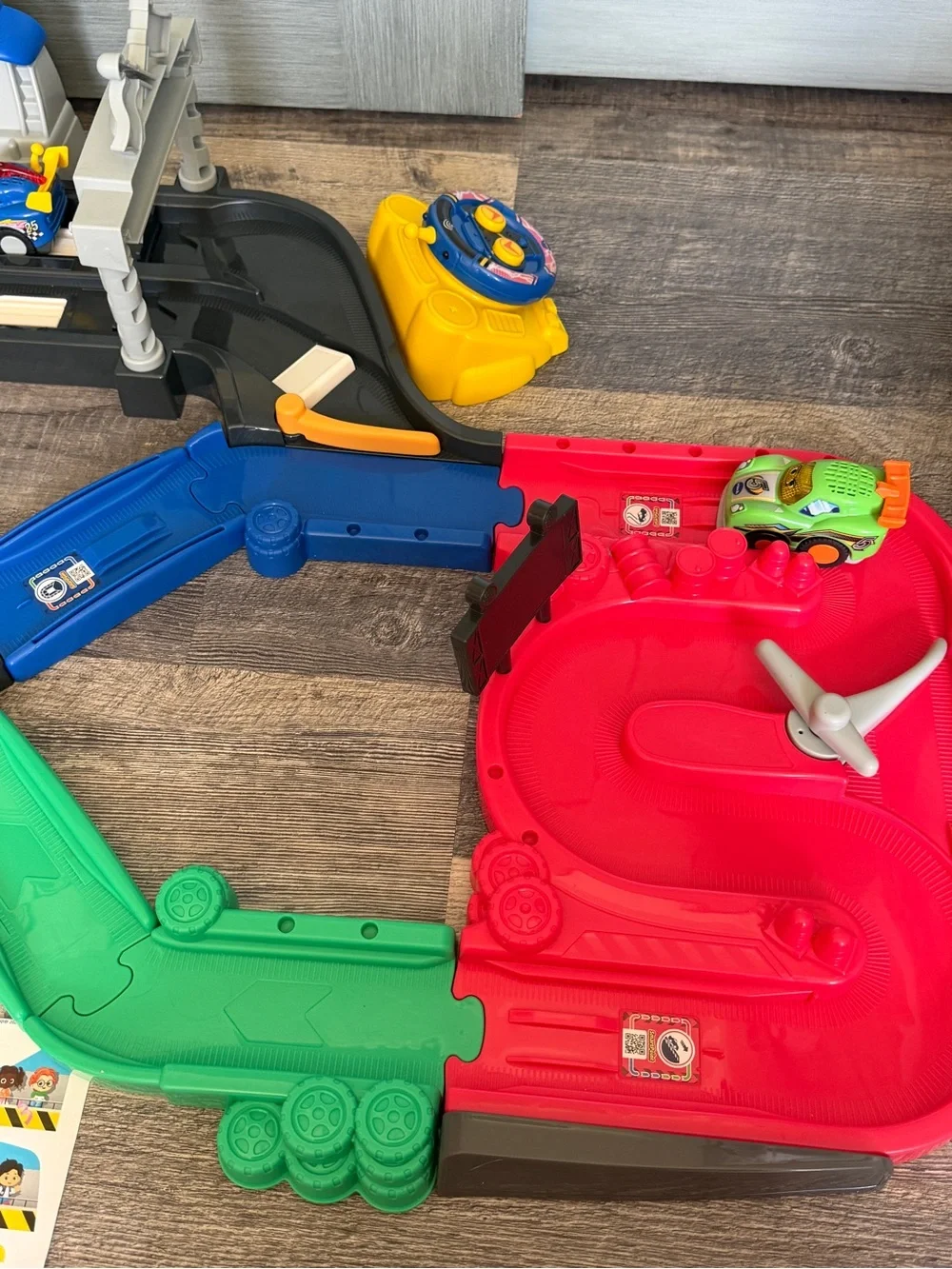 Go! Go! Smart Wheels Motorized Race Track Set NEW Retired NO Box